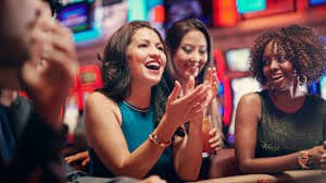 Dealer profesional kami yang melayani Live Roulette melalui streaming video berkualitas tinggi